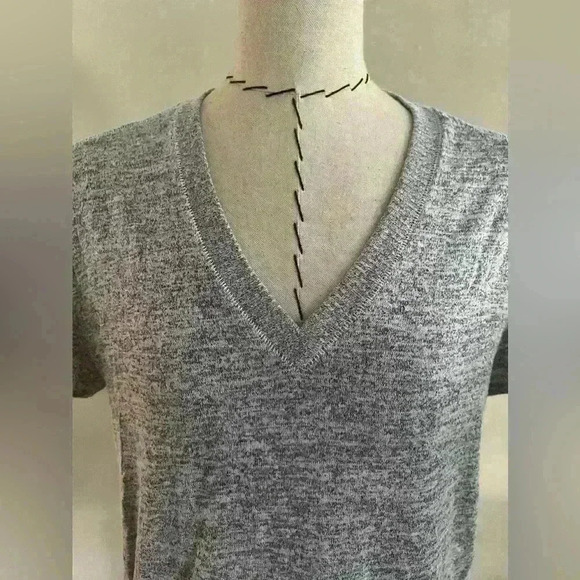Rag & Bone Heather Gray Knit V-Neck T-Shirt - Size XS - Picture 3 of 8